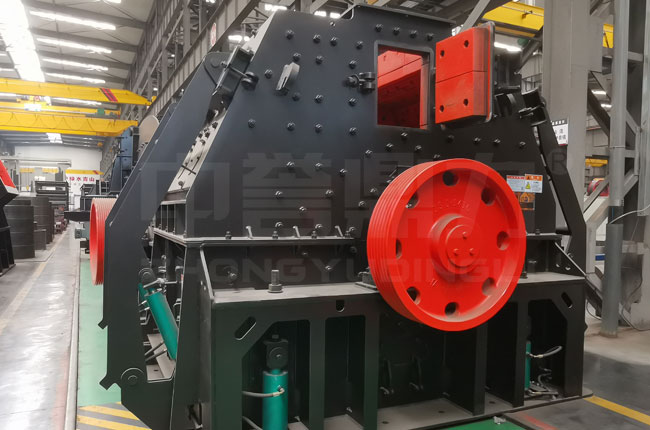 可逆錘式制砂機(jī)