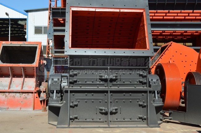 新鄉鼎力錘式破碎機