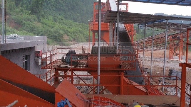 新鄉(xiāng)鼎力承建時(shí)產(chǎn)300噸八條石灰石生產(chǎn)線現(xiàn)場(chǎng)之一