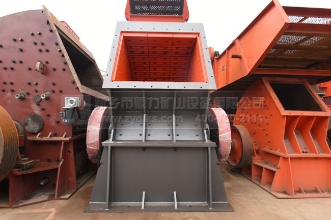 新鄉鼎力重型單段錘式破碎機