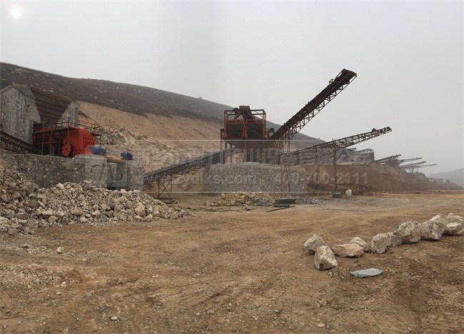 礦用振動篩在生產線中的應用