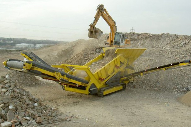 履帶移動(dòng)破碎機(jī)