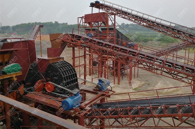 錘式破碎機(jī)在廣西使用現(xiàn)場(chǎng)