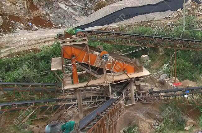 湖南張家界桑植縣何家坪采石場石料生產線篩分