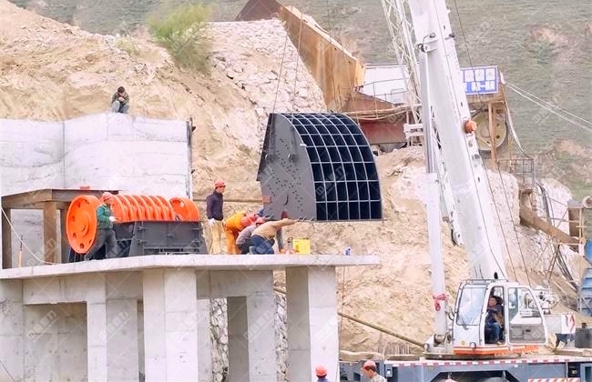 破碎機安裝現(xiàn)場