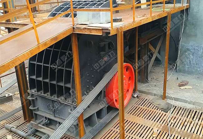 錘式破碎機現場