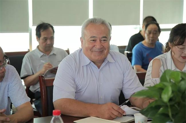 烏茲別克斯坦學(xué)院副院長