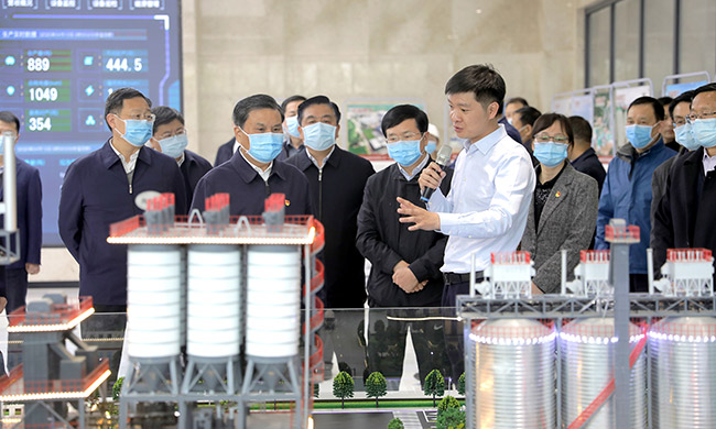 參觀中譽鼎力多位一體循環建材產業園沙盤