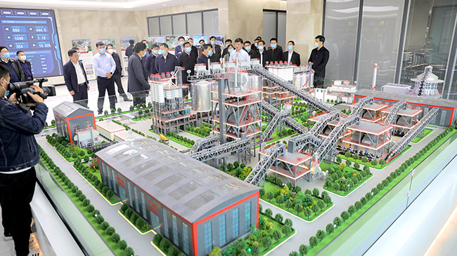 參觀中譽鼎力多位一體循環建材產業園沙盤