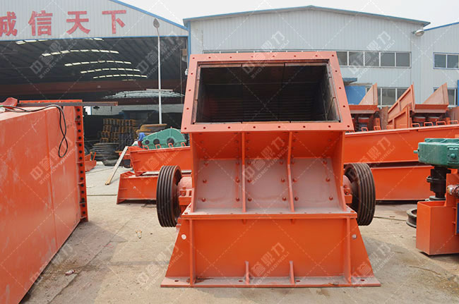 1400x1400箱式破碎機