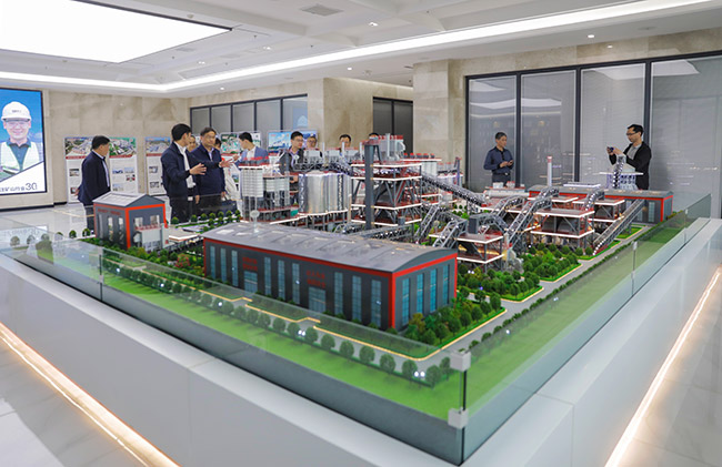 張治民董事長介紹中譽鼎力循環建材產業園項目