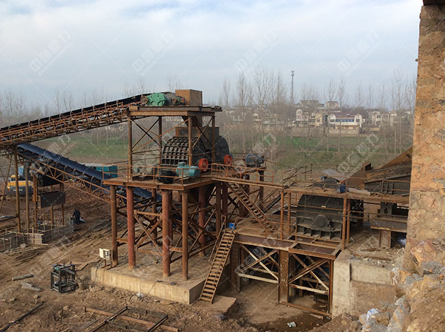 時產(chǎn)200噸碎石機案例現(xiàn)場