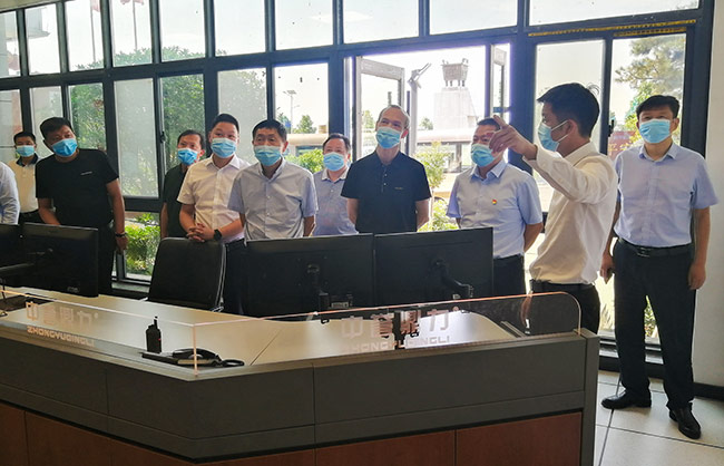 湖北省赤壁市參觀中譽鼎力礦山管理云數據