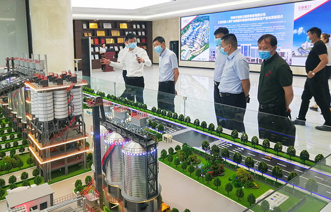 張治民董事長介紹中譽鼎力循環建材產業園建設理念及實踐