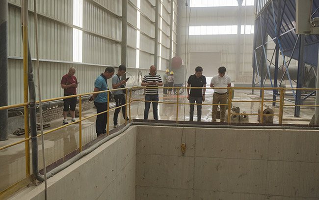 參觀藍天環保四位一體建材生產項目