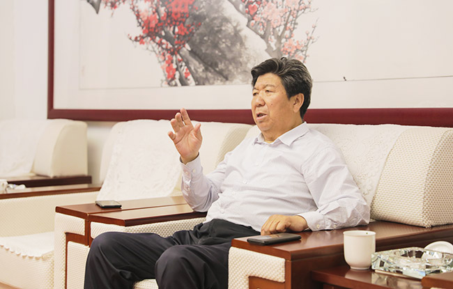 寧夏瀛海集團(tuán)董事長(zhǎng)范海龍一行參觀中譽(yù)鼎力