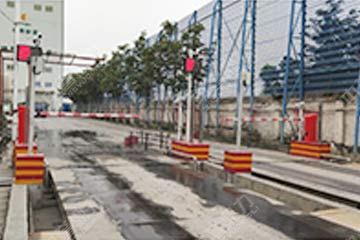 �����l�x�S��ɰ�{���b�˟o��ֵ�صذ��Q��ϵ�y