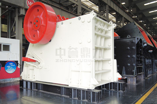 �����r����C